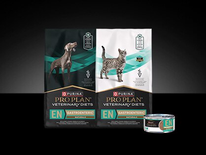 Lineup of Pro Plan Veterinary Diet EN Gastroenteric&reg; Naturals canine and feline formula packages.